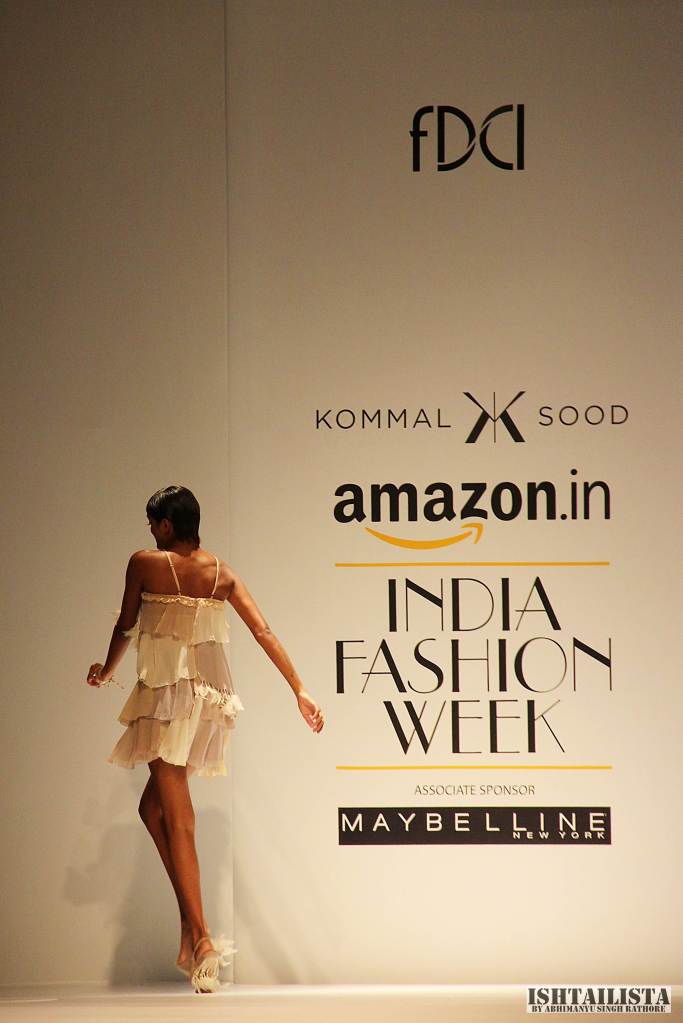 Remember the 'great fall' moment supermodel Naomi Campbell had at Vivenne Westwood's 1993 show. So we had a small moment liked that (not camparing though) at recently happened Amazon India Fashion Week when model Radhika Bopaiah was somehow not able to walk in the shoes and finally ended barefooted on the runway and confidently carried the Tier dress by designer Kommal Sood.