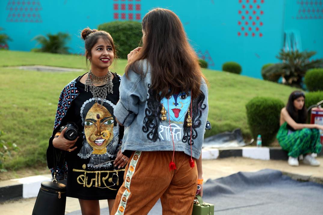 Street Style-aifw-fashion-new delhi-amazon India fashion week spring summer 2018-street fashion india (19)