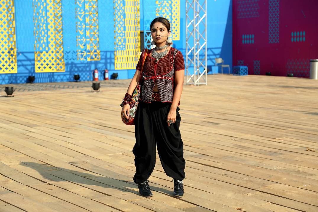 Street Style-aifw-fashion-new delhi-amazon India fashion week spring summer 2018-street fashion india (3)